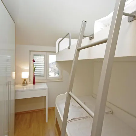 Holiday Home Zagvozd 05 펜션 Zagvozd
