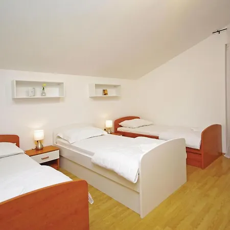 Holiday Home Zagvozd 05 펜션
