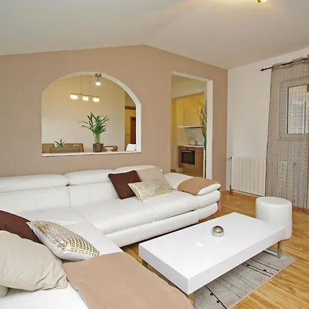 펜션 Holiday Home Zagvozd 05 Zagvozd