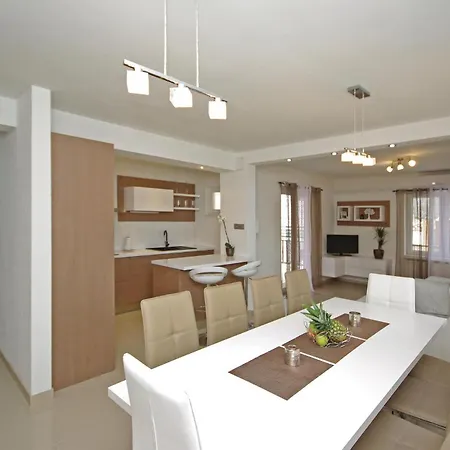 Holiday Home Zagvozd 05 펜션 Zagvozd
