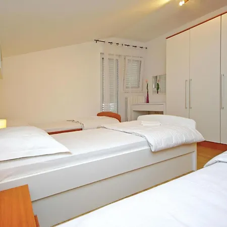 펜션 Holiday Home Zagvozd 05